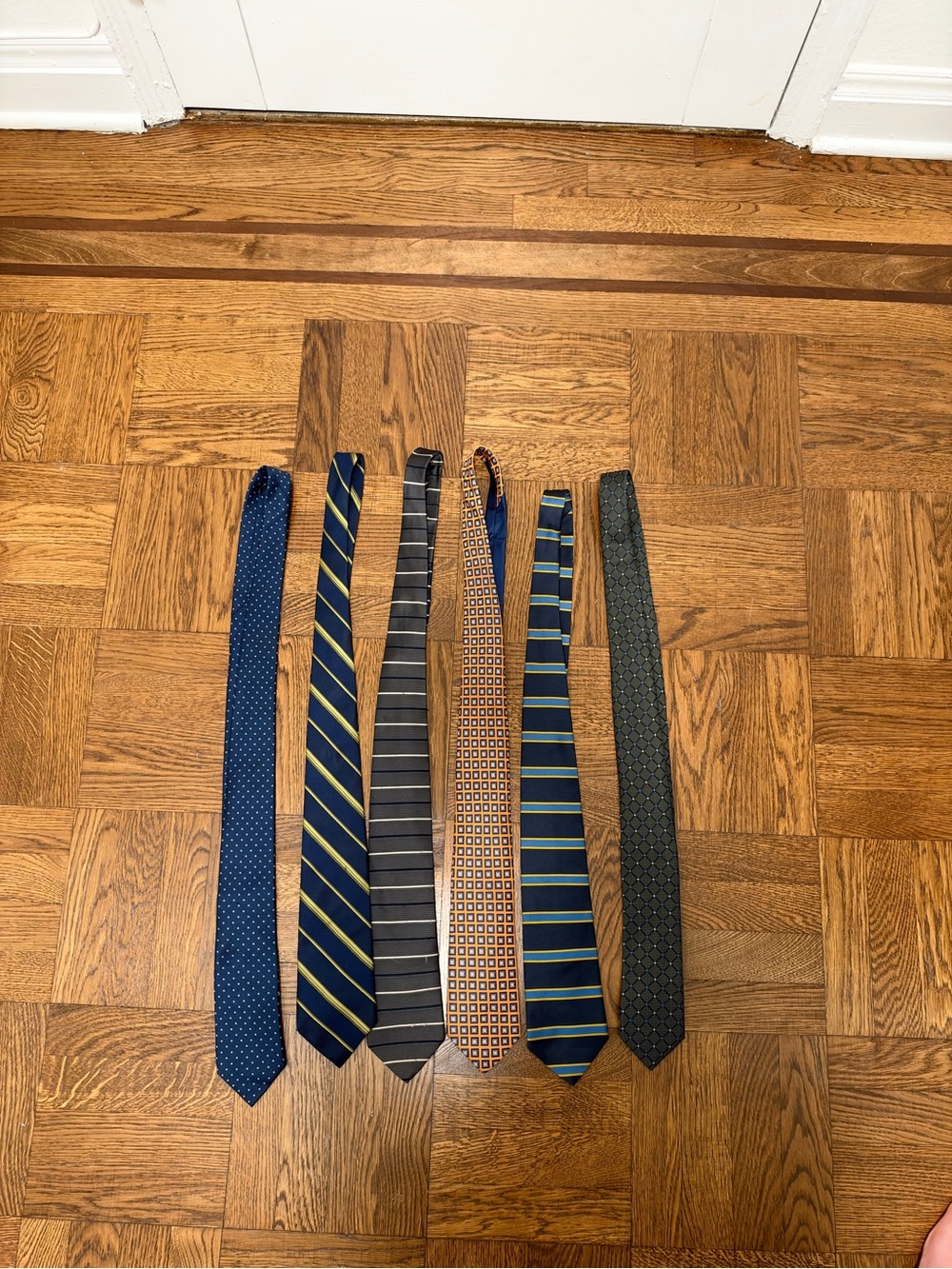 Miscellaneous neck ties